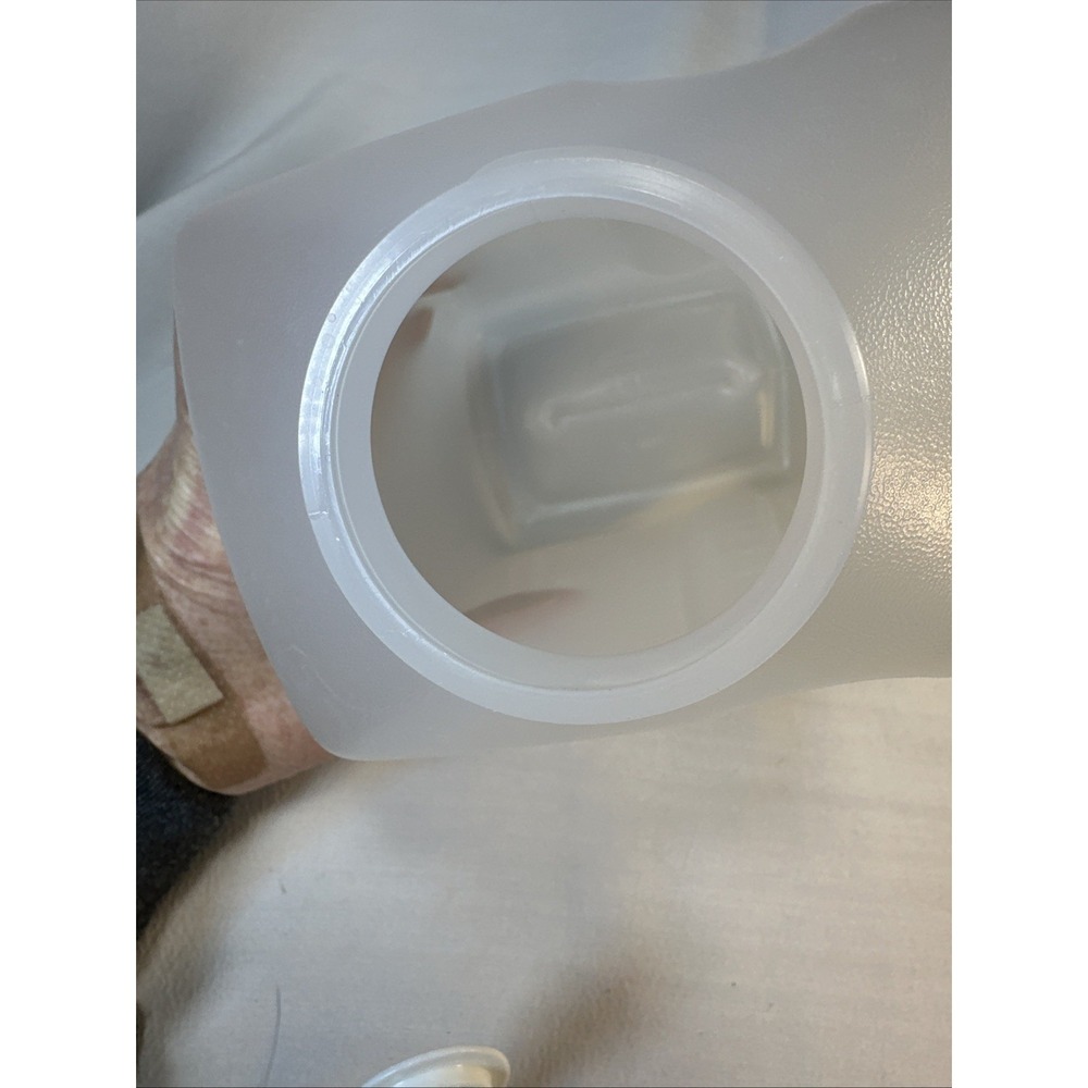 Set of 3 Rubbermaid Servin Saver 2 Quart Drink Containers With White Lids - Picture 2 of 8